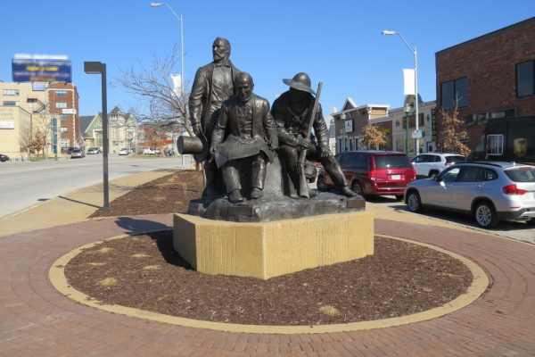 "The Pioneers" bronze sculture in Pioneer Park, Kansas City, Missouri "The Pioneers" bronze sculture in Pioneer Park, Kansas City, Missouri